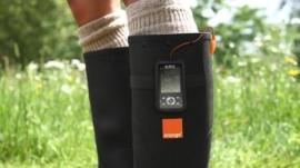 wellie-boots-power-your-mobile-phone-while-you-walk-video--896c28e984
